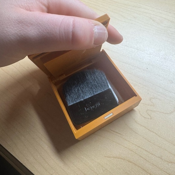 Orange Box with Heart Eyes Emoji - Picture 4 of 4